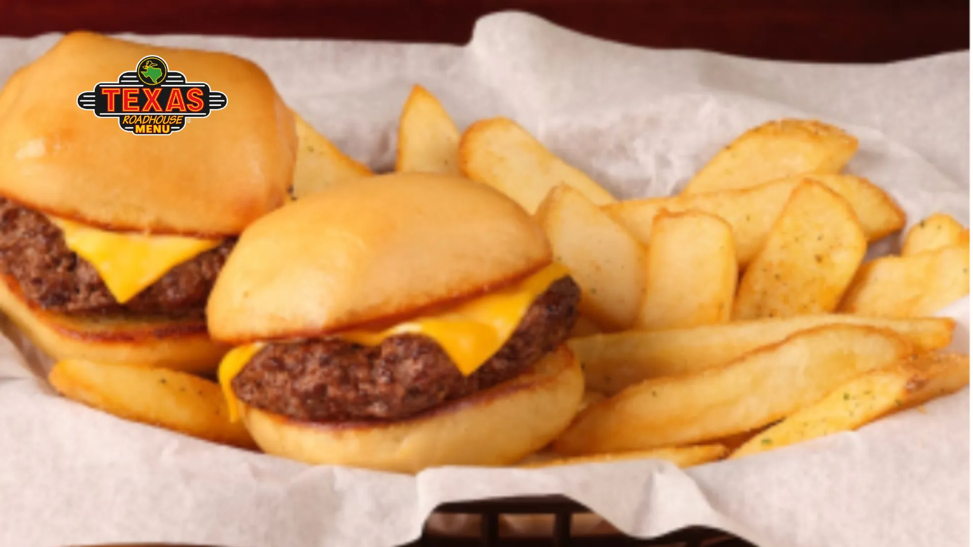 Mini-Cheeseburger served with chips
